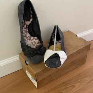 Born Molly flat, size 8 new (never worn)